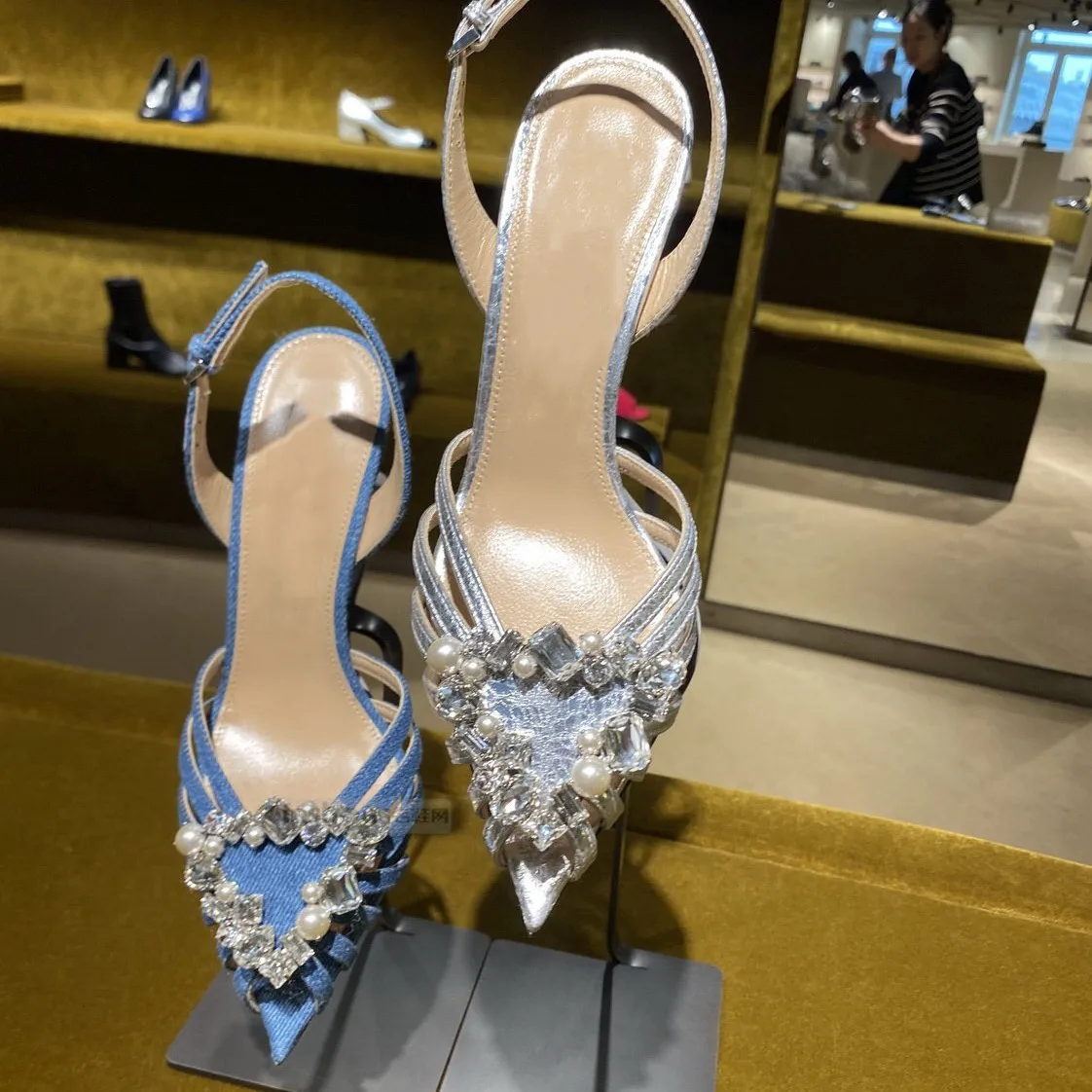 

Summer new pointed pearl rhinestone buckle fine strap sandals, versatile party dress, denim slim heel high-heeled women's shoes