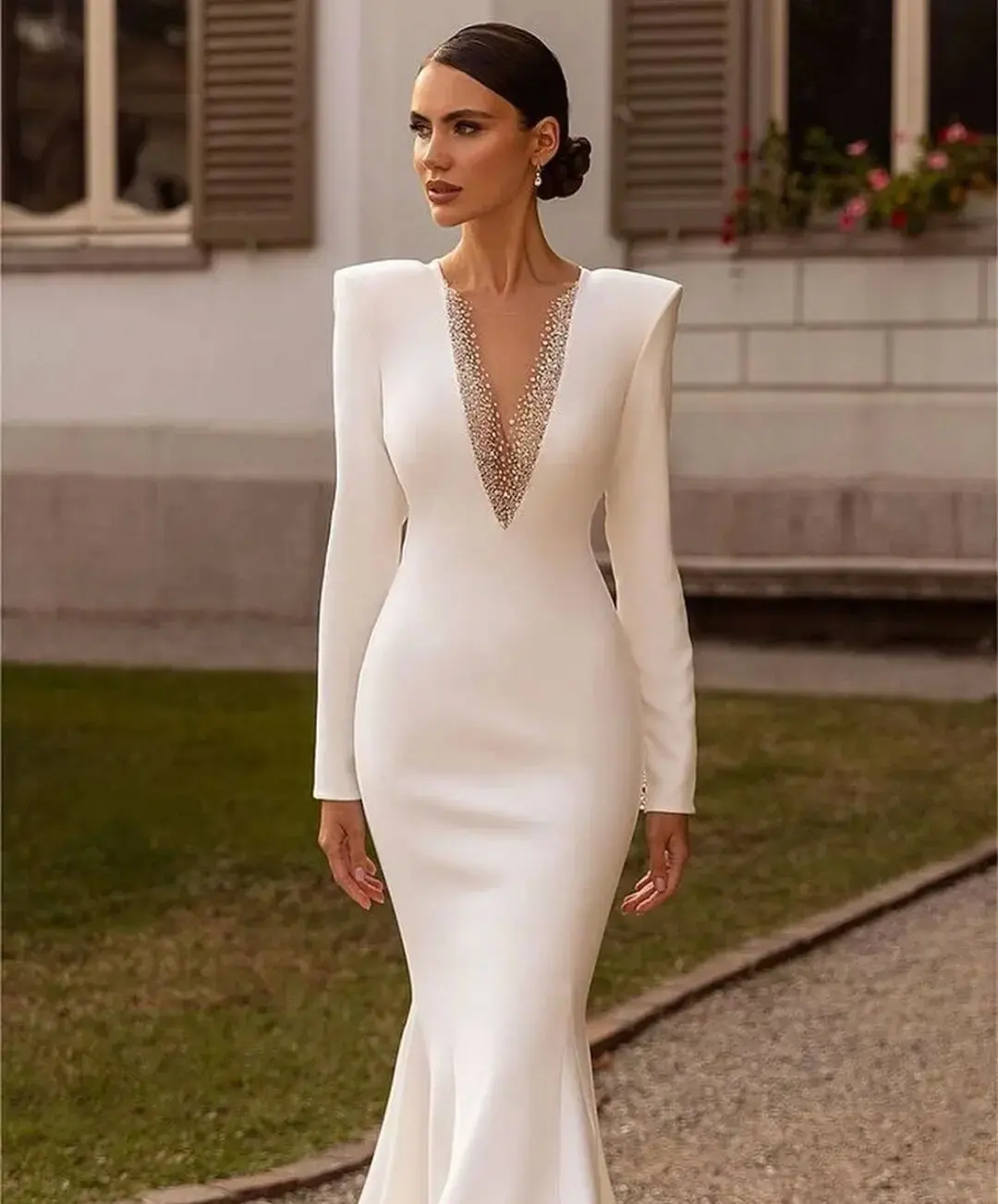 Wedding Dresses Vintage Long Crepe O-Neck Beaded With Sleeves Mermaid Ivory Sweep Train  Gown With Buttons for Women Evening