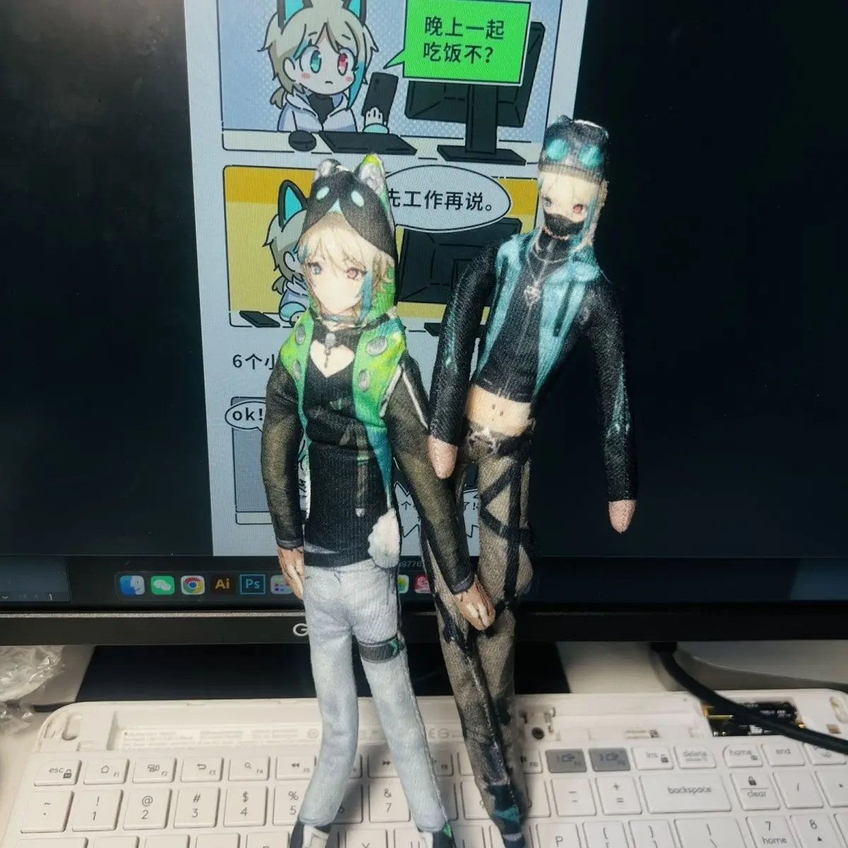 バーチャルアップローダー VUPN イジサンジ アザ アニメ 可動式ぬいぐるみ 抽象的な体のワイヤースケルトン コスプレ ハロウィン人形 小道具