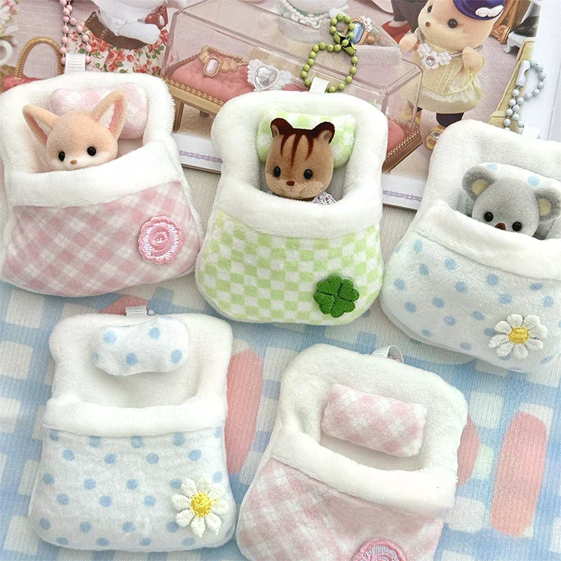 Nuevo lindo muñeco de peluche de Anime Animal bolsa colgante llavero trébol de cuatro hojas edredón Mini saco de dormir muñeca mochila colgante