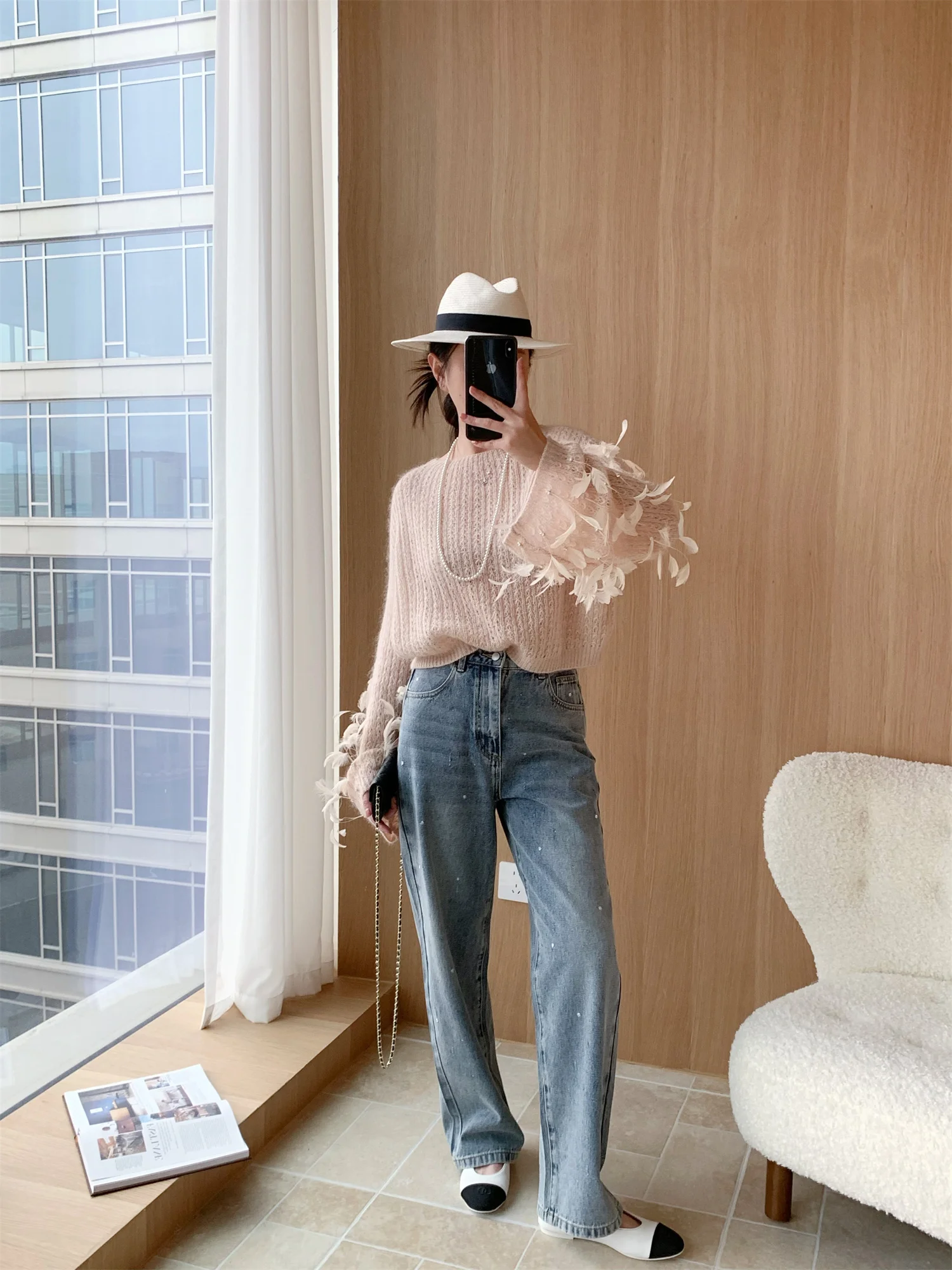 

Джинсы из плотного денима с перьями страуса Jory и блестящими стразами, модель K5, для повседневной носки, свободного кроя, с длинными рукавами и круглым вырезом.