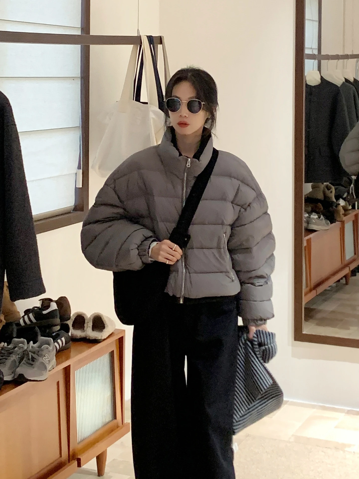 

Корейская женская пуховая куртка-пуховик с 90% белым утиным пухом, теплая, объемная, с сумкой через плечо, зимняя новинка