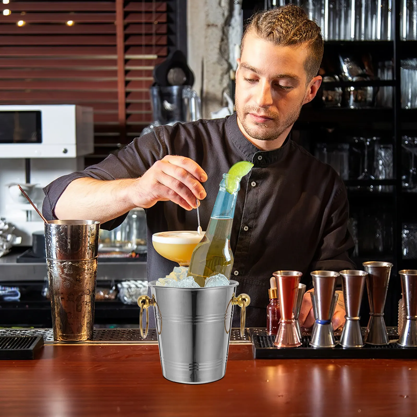 

Stainless Steel Ice Cube Bucket Large Capacity Bar Beer Bottle Cooling Bucket for Cocktail Parties Restaurants Ktv Wine Ice