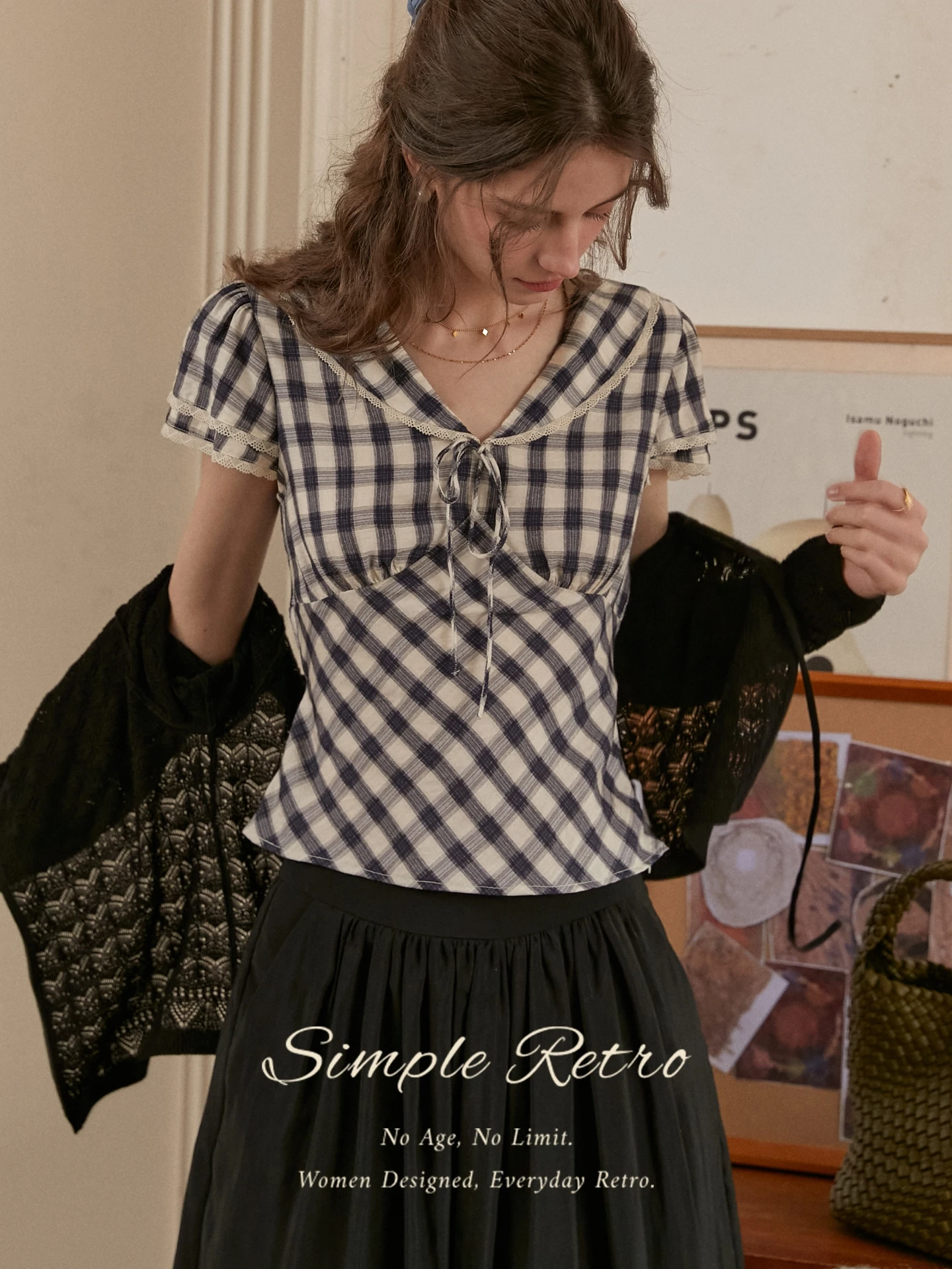 

SimpleRetro French Style Slim Fit Shirt for Women with Navy Collar And Floral Lace Short Length Age Defying Plaid Pattern