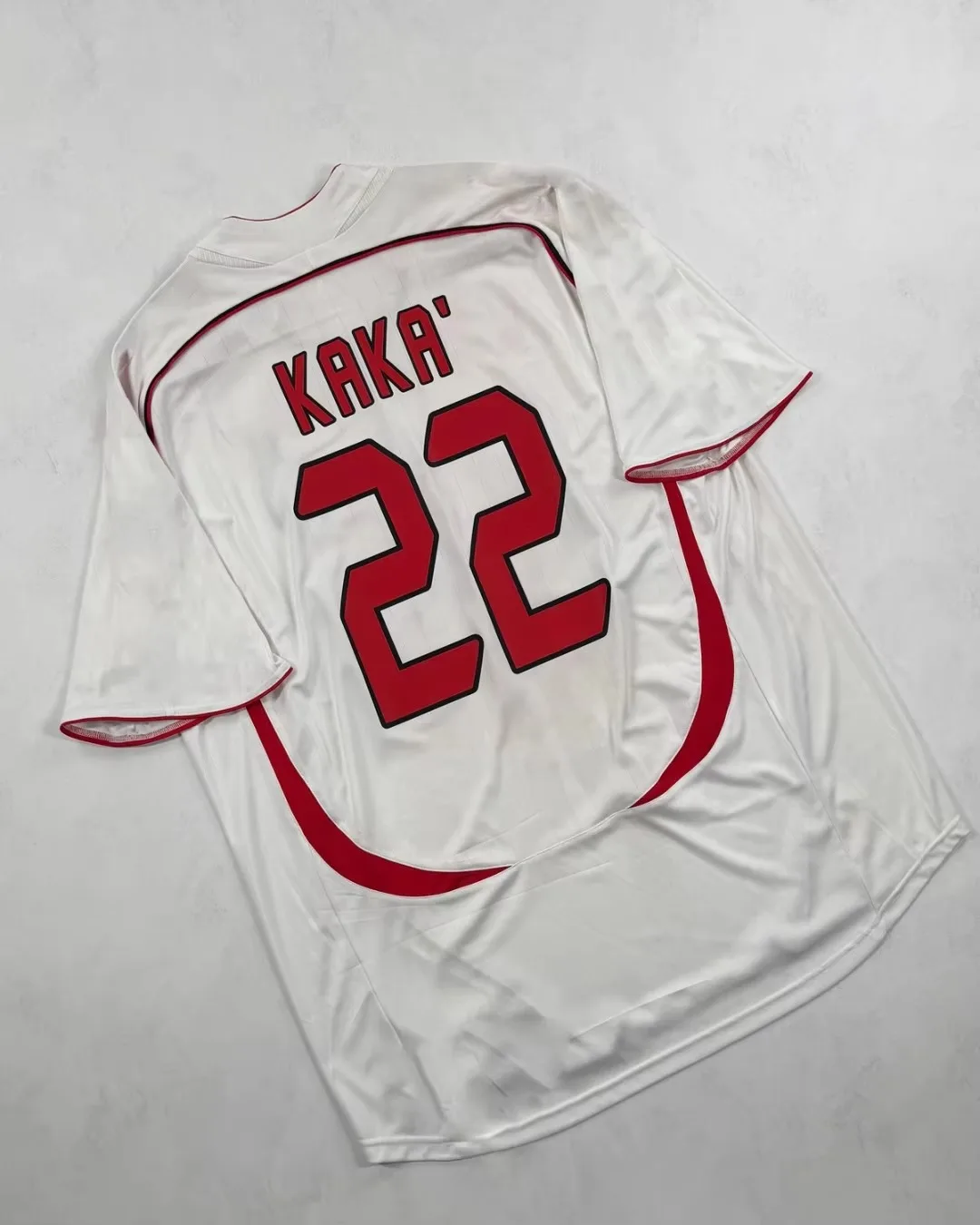 Retro Fußballtrikot KAKA 22 für Männer und Frauen 2026 Sommer Sporttrikot Y2K-Stil, Urlaubs-Streetwear-Kollektion Atmungsaktives Shirt – Detail 4