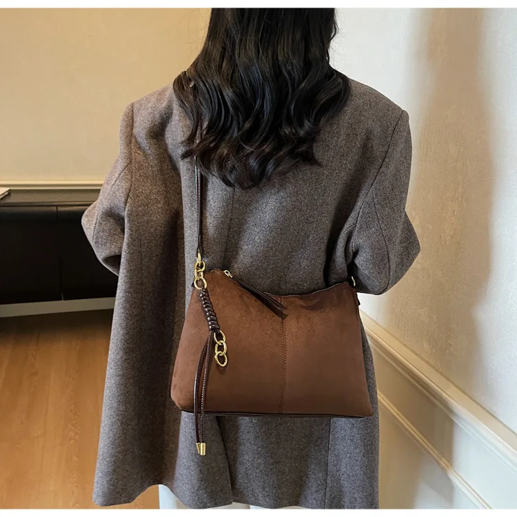 حقيبة كتف واسعة كلاسيكية لخريف وشتاء 2025، حقيبة كروس نسائية غير رسمية، محفظة للركاب من النهار إلى الليل، حبال بسيطة #2