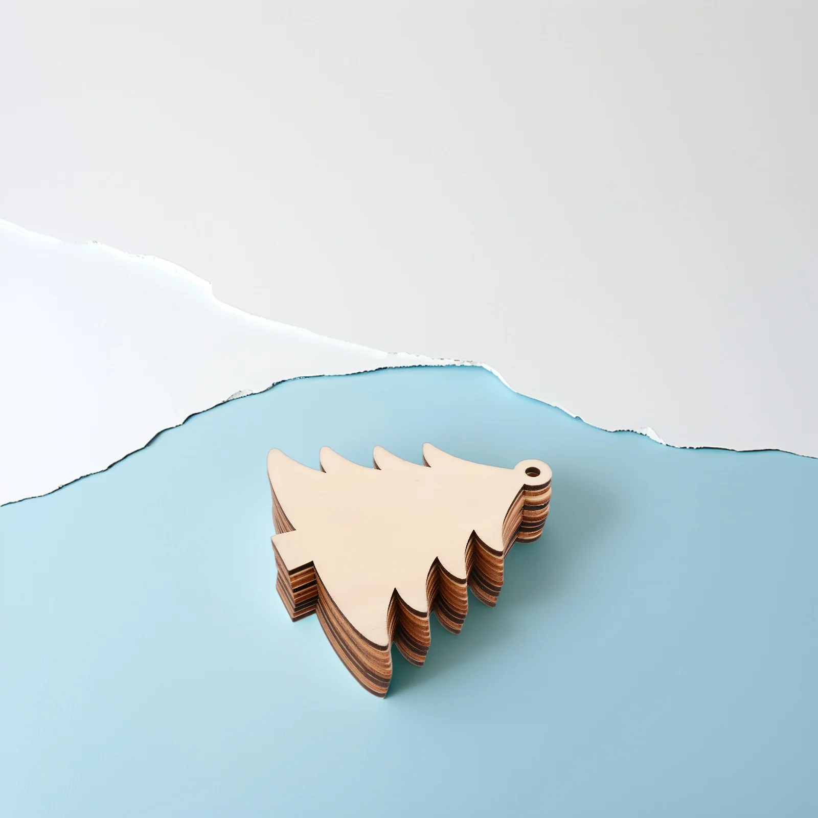 

30pcs Wooden Pieces Boxwood naments for DIY Crafts Hanging Decor Gift Toppers Tags Cards Scrapbooking Sign Making Art Projects