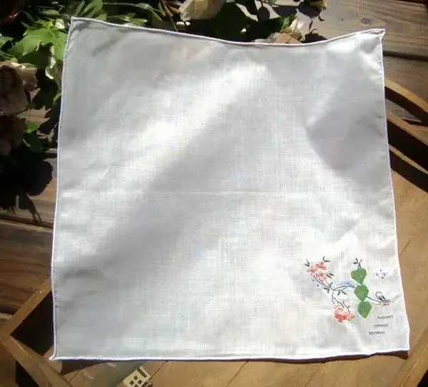 4 Pcs Hand-drawn Vintage Cotton Hand-embroidered Handkerchief 28CM