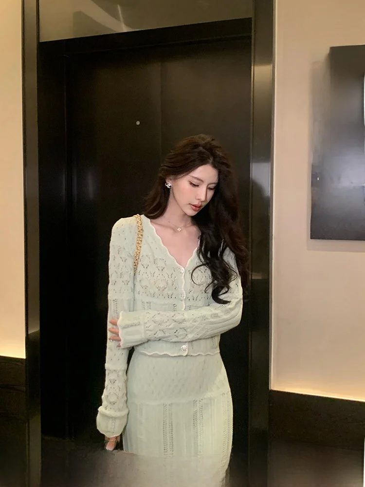 

Kun Total Green Hollow Knitted Set Women's Spring Sweater Half Skirt Two Piece Set New Fashionable Ladies Ensemble