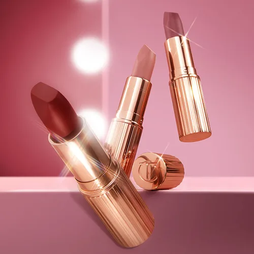 Lápiz labial Charlotte Tilbury, brillo de labios mate con sensación brumosa, tubo de Metal pequeño, marca de beso femenino, blanqueamiento de la piel, espectáculo rosado, cutis