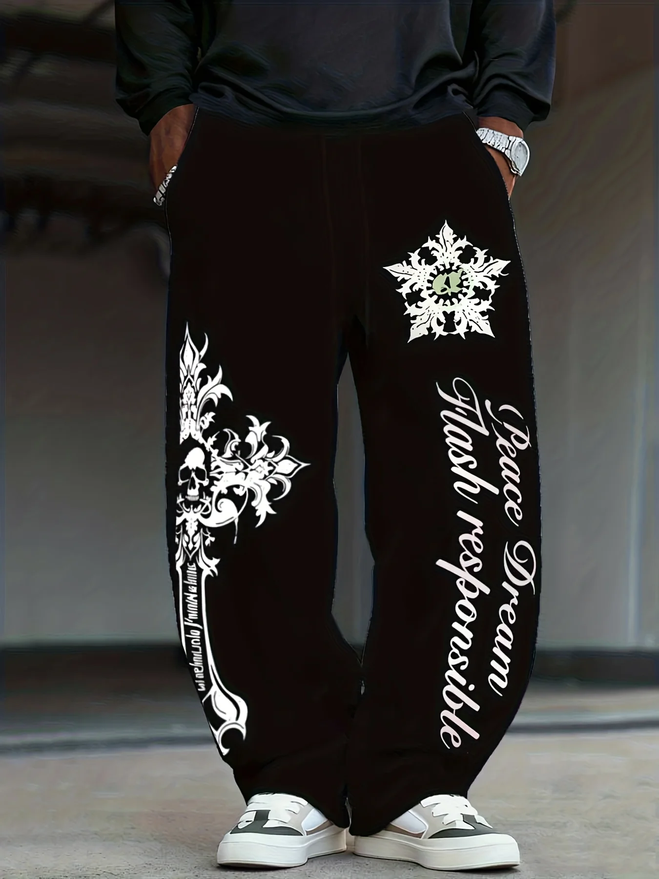 

Men's casual trousers are suitable for men to wear outdoors in autumn and winter. They are versatile and casual pants