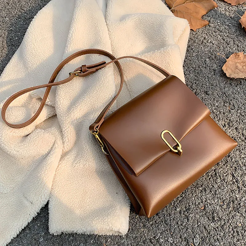 

Fashion Retro Crossbody Bag Smooth Leather Autumn Winter Female 2023 New Large Capacity All-Matching Shoulder Bag Commuting Pack