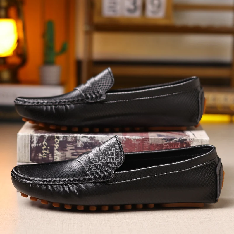 Maedef Männer Outdoor hochwertige Leder Freizeit schuhe neue leichte atmungsaktive Anti-Rutsch-Herrenmode bequeme Slipper