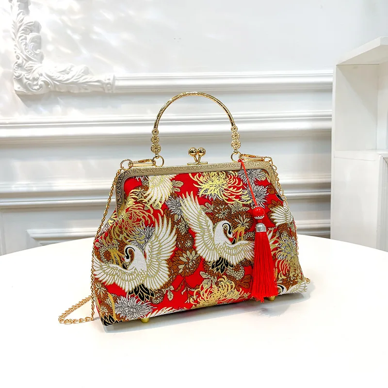 Single shoulder crossbody antique style paired with cheongsam shell bag, new retro Chinese style finished clip handbag for women