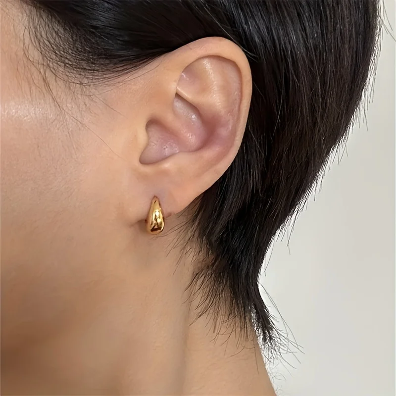 1 pair of retro European and American Feng Shui drip shaped earrings for women, fashionable and personalized design, elegant and