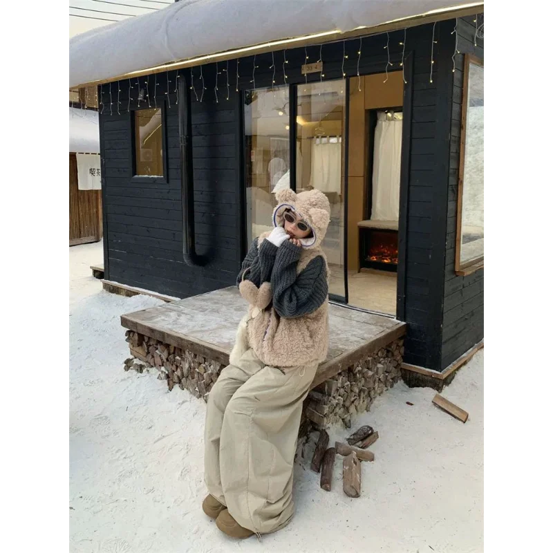 Damska nowa jesienno-zimowa kamizelka z kapturem, retro, z uszami misia, z aksamitu jagnięcego, ocieplana bawełną.