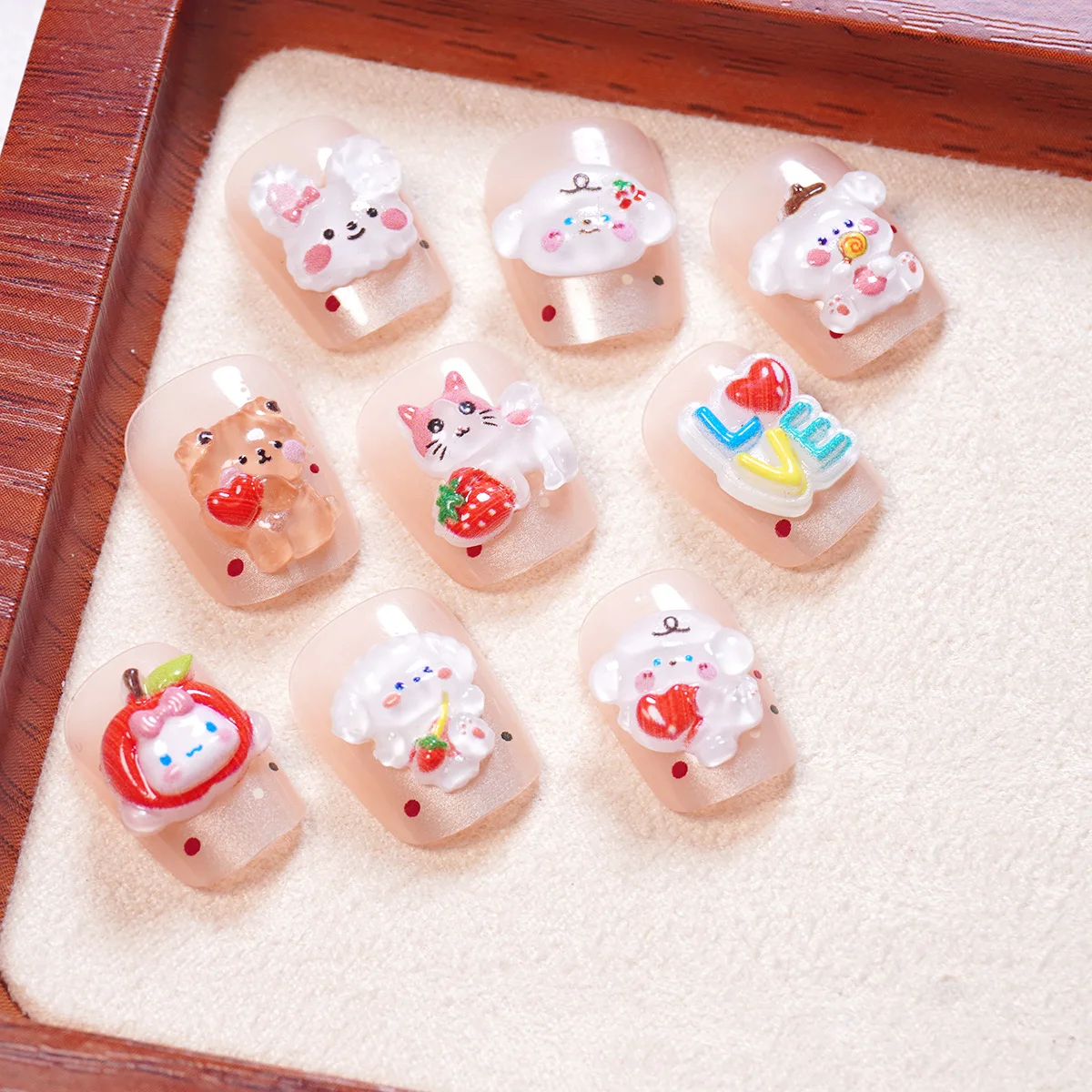 100개/팩 딸기 토끼 네일 참 - 귀여운 과일 동물 네일 아트, 달콤한 매니큐어를 위한 장난스러운 프레스온 네일 장식