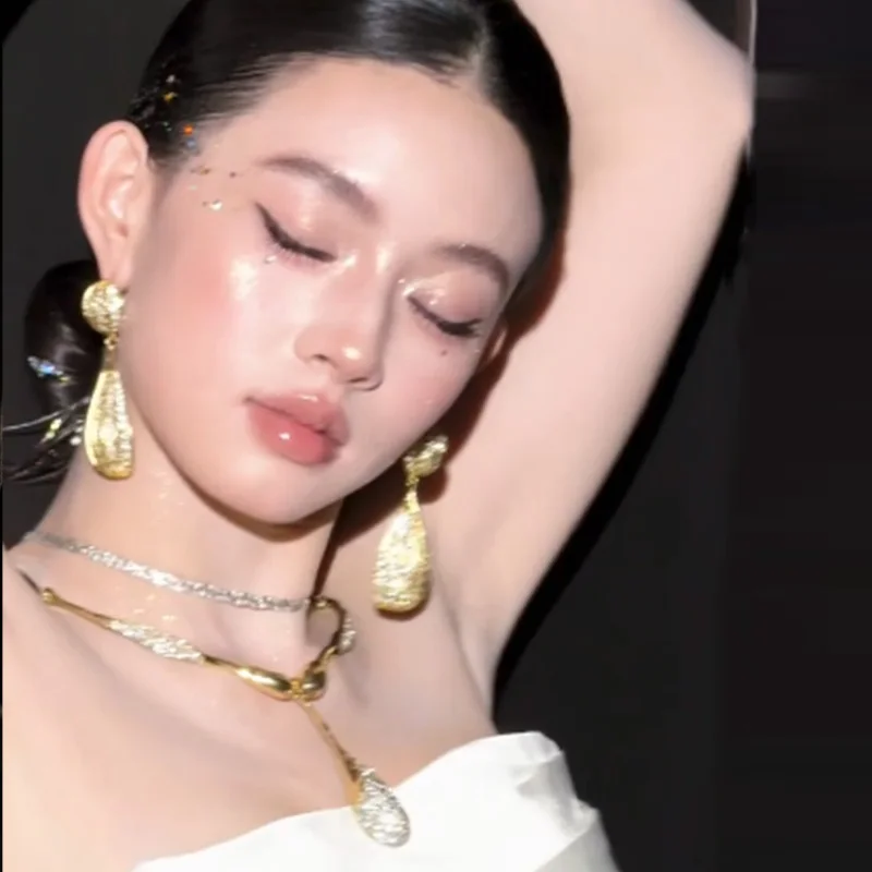 Bridal jewelry heavy industry light luxury flash diamond daughter gold wind tai style makeup dress jewelry with set