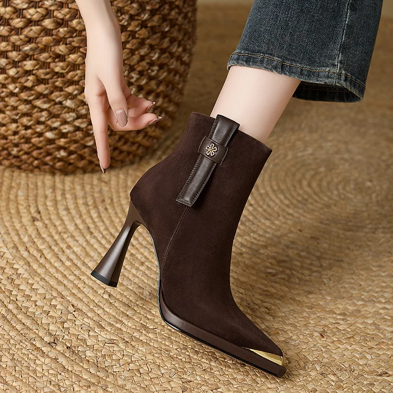 

Women's French retro style high-heeled fashion boots women's metal pointed autumn and winter short boots