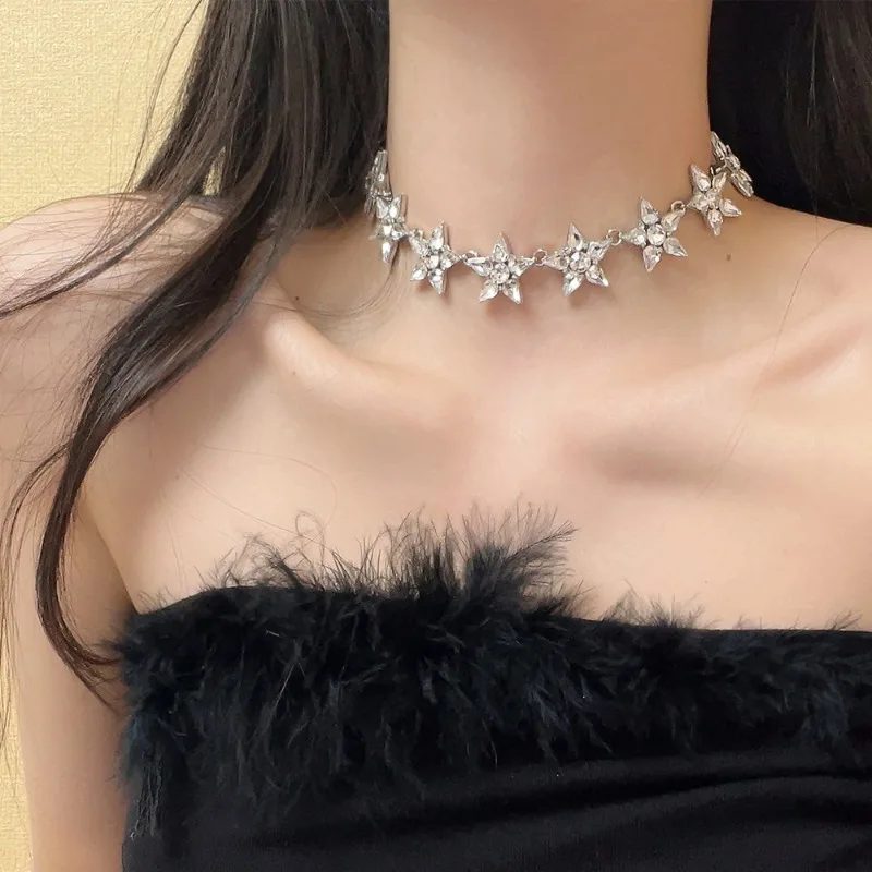 

Shining Star Chain Necklace For Women Silver Rhinestones Exaggerate Bead Clavicle Chain Choker Womens Jewelry Accessories 2024