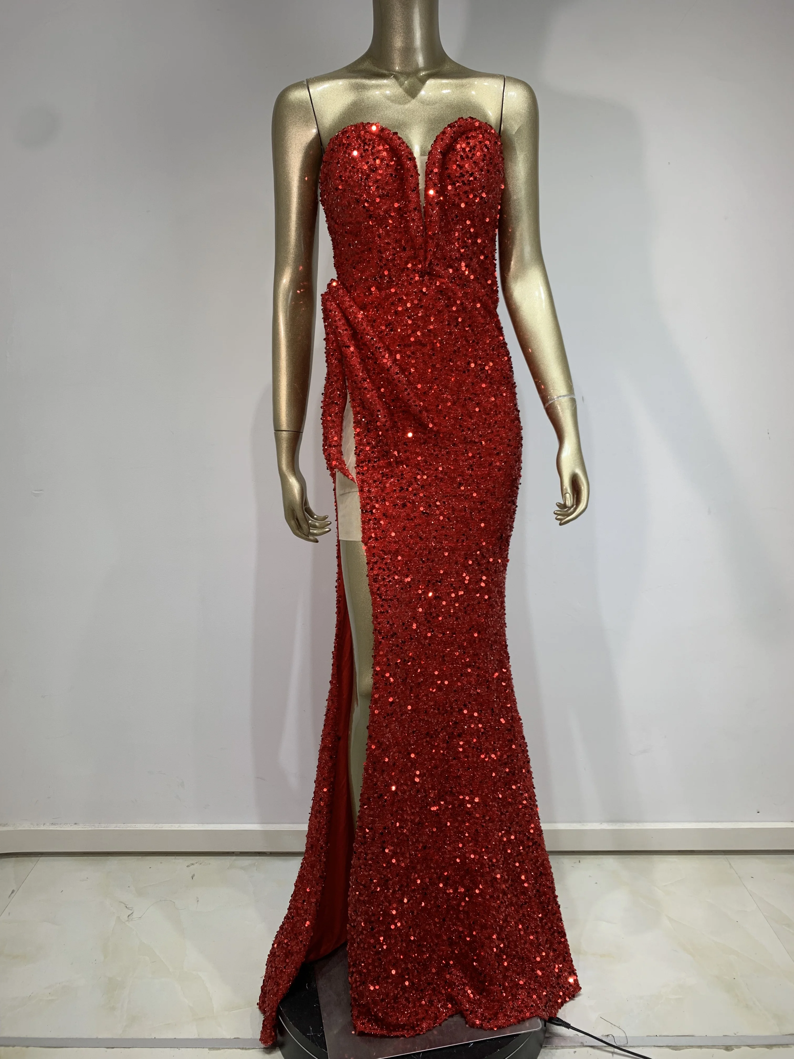 Luxury Prom Gowns Women Ready Dress Elegant Red Strapless Sequines Open Leg Maxi Long Glitter Celebrity Evening Party Dresses