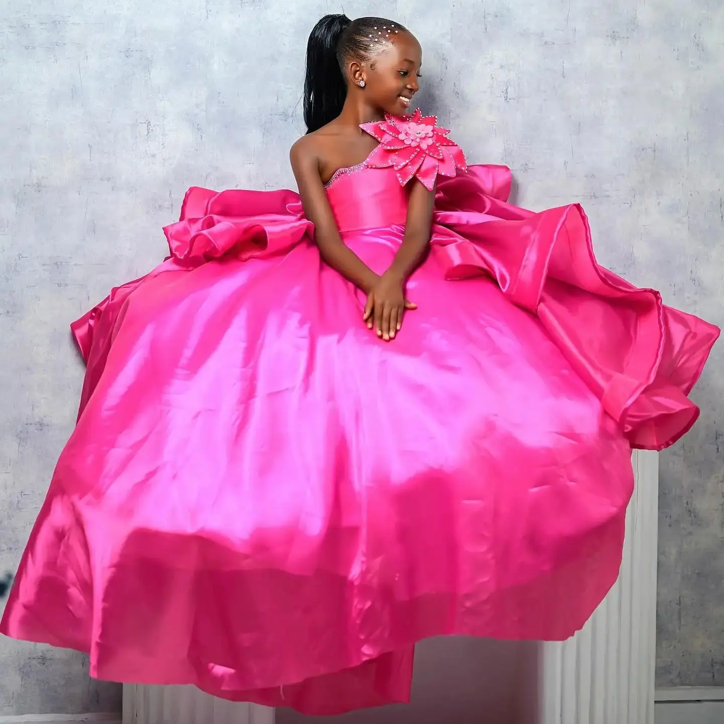 One Shoulder Floral Girls Birthday Party Gowns Ruffles Flower Girl Dress For Wedding Customized Princess Dress for Photoshoot