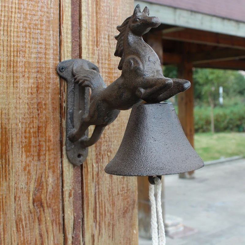 American Country Creative Vintage Cast Iron Horse Doorbell Hand Bell Creative Ironwork Reminder Bell Courtyard Wall Decor