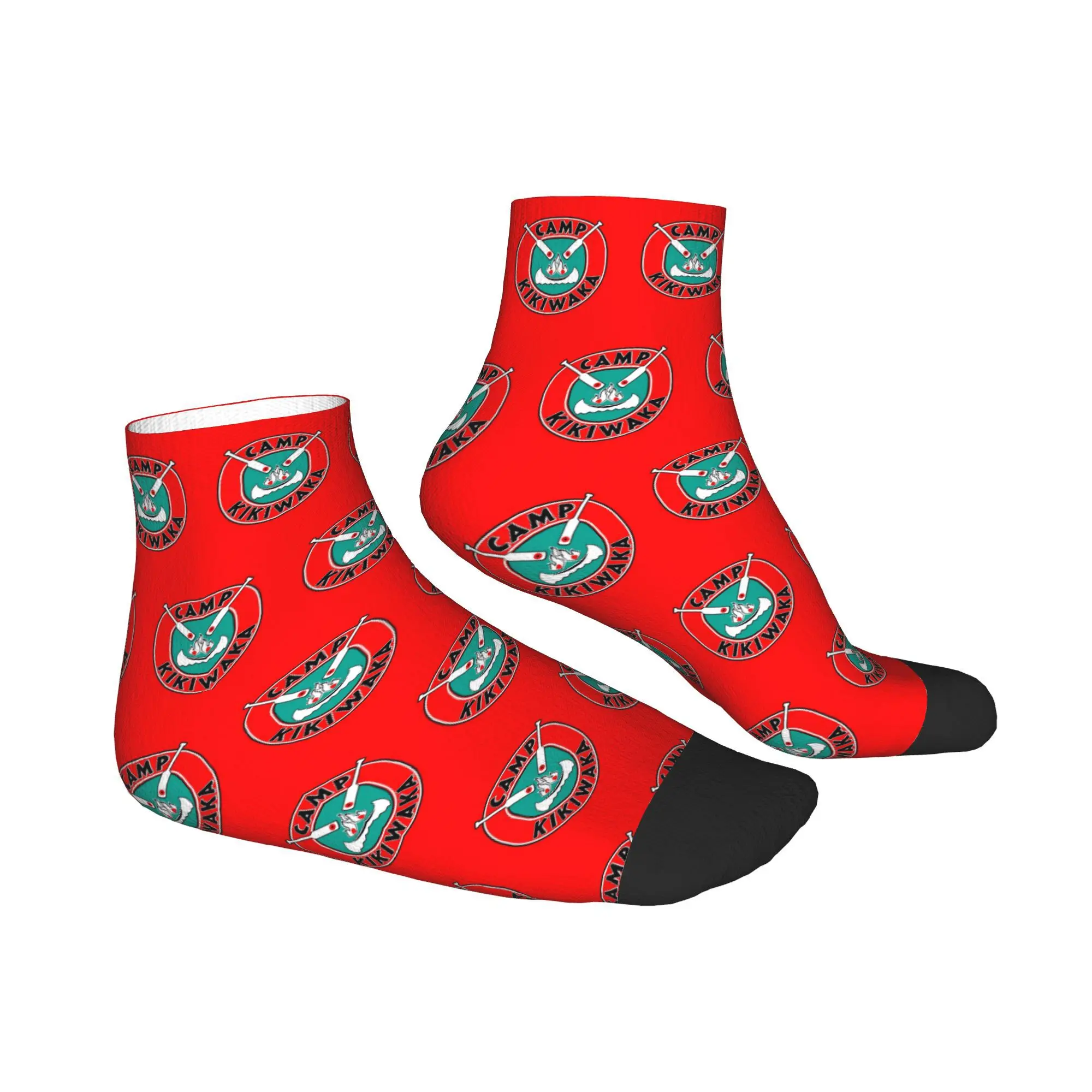Camp Kikiwaka - Bunk'd - fondo rojo Calcetines Harajuku Medias absorbentes del sudor Calcetines para todas las estaciones Accesorios para hombre Mujer