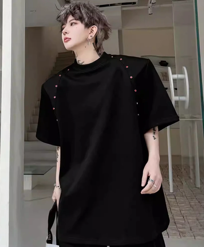 2026 Men's Summer New Short Sleeve T-Shirts Men's Fashion Bead Decoration Design Handsome Tops Solid Color Round Neck Chic Tees