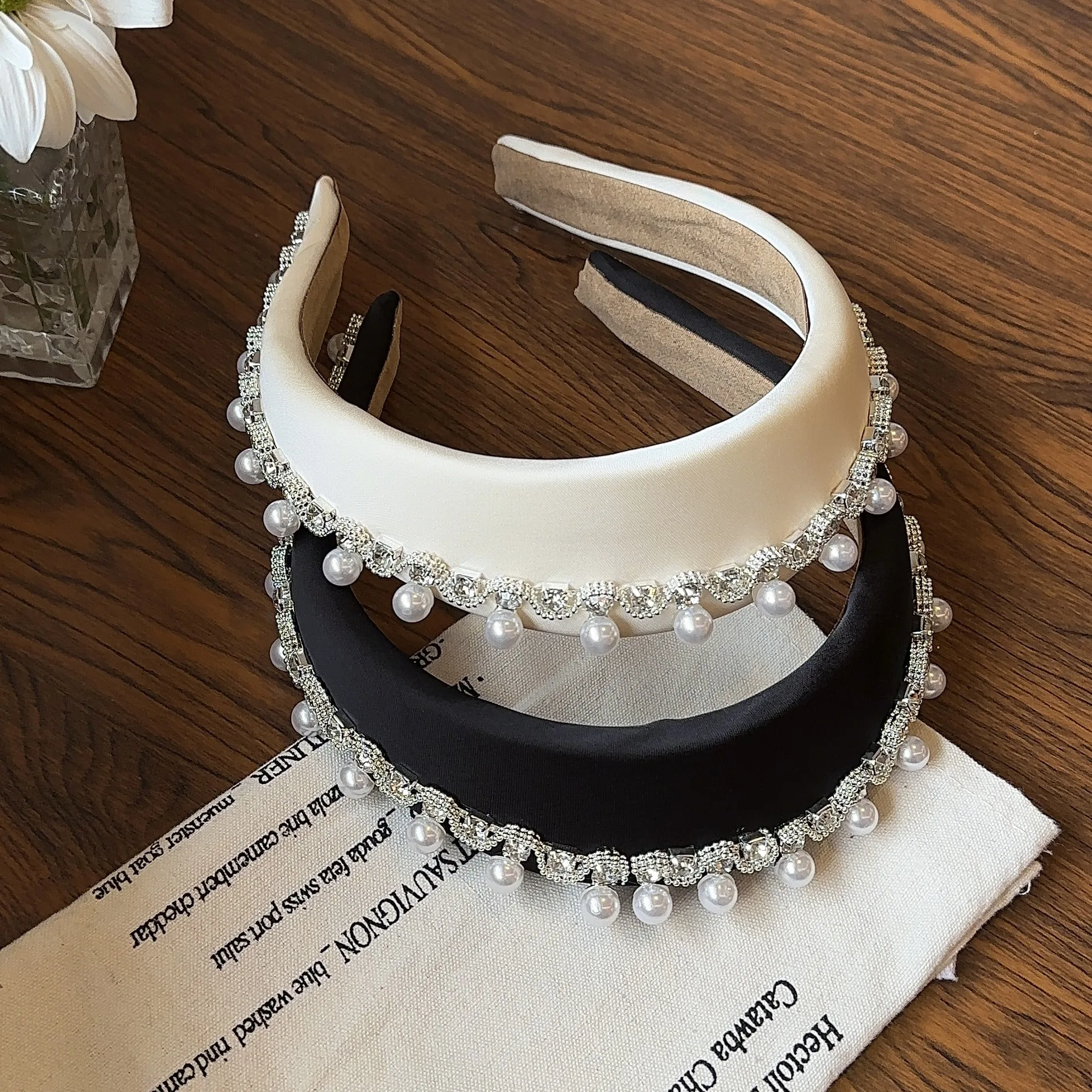 Vintage Court Style Französische Perle Strass Krone Stirnband Edler eleganter Haarschmuck für Frauen