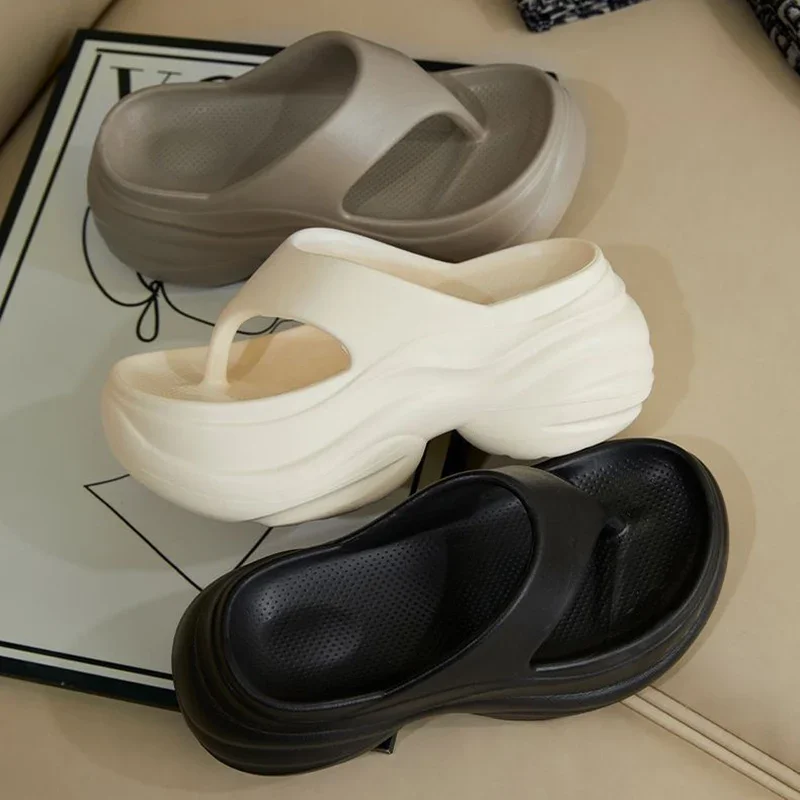 Bequeme Plateau-Flip-Flops mit dicker Sohle für Damen – Sommer 2026 Trend Zehensteg-Sandalen für Strandurlaub, höhenerhöhende Pantoletten – Detail 2
