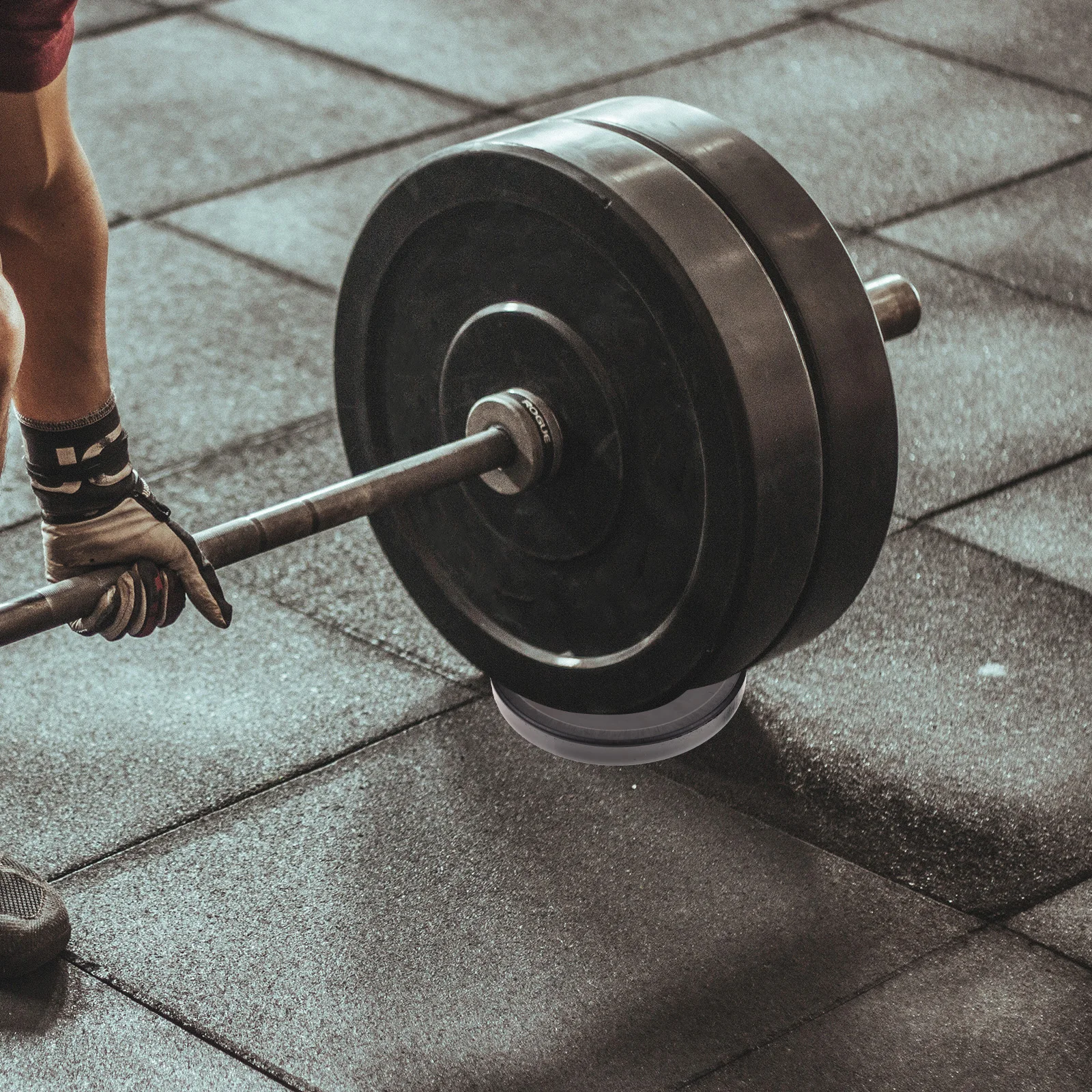 

4pcs Fitness Floor Mats Durable Non Slip Scratch Resistant Gym Protectors Caster Cups Chair Leg Wheel Stoppers Furniture Pads