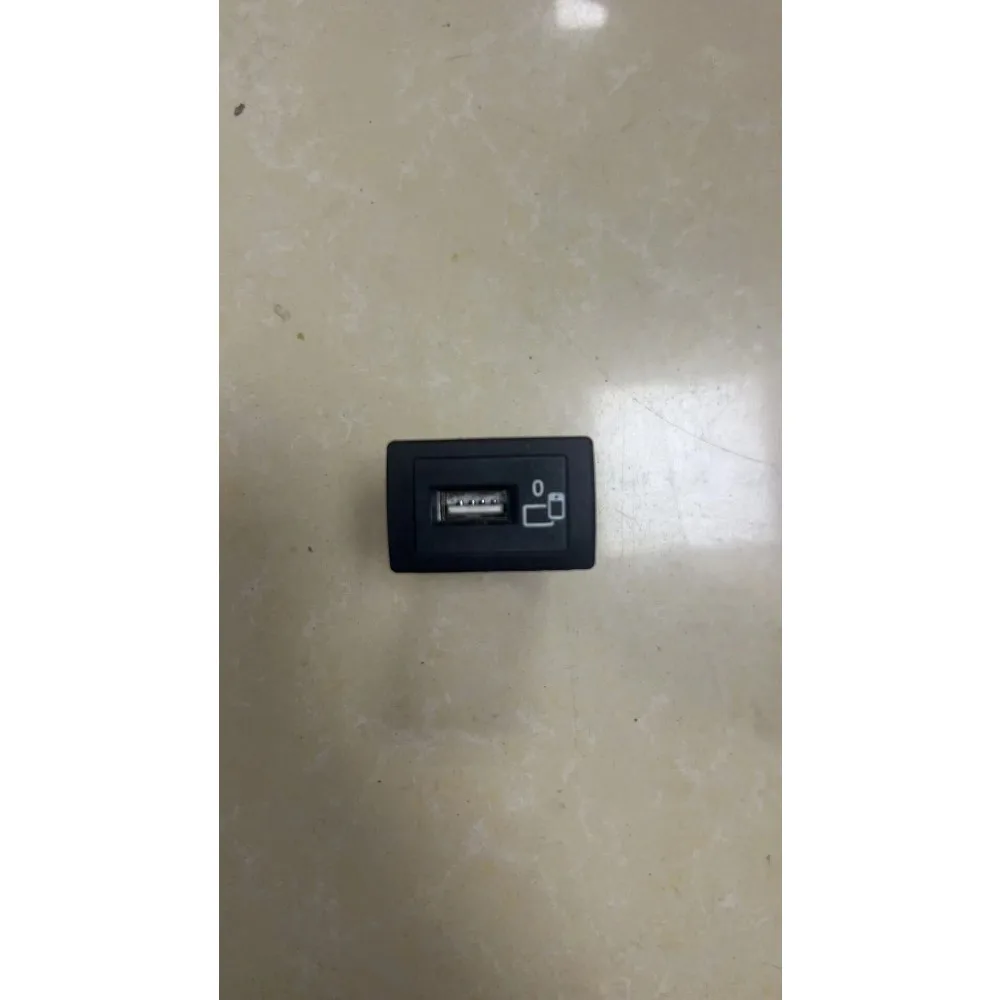 For Mercedes-Benz E300 CLS E200 E260 E300 USB Carplay USB Adapter Charger Port
