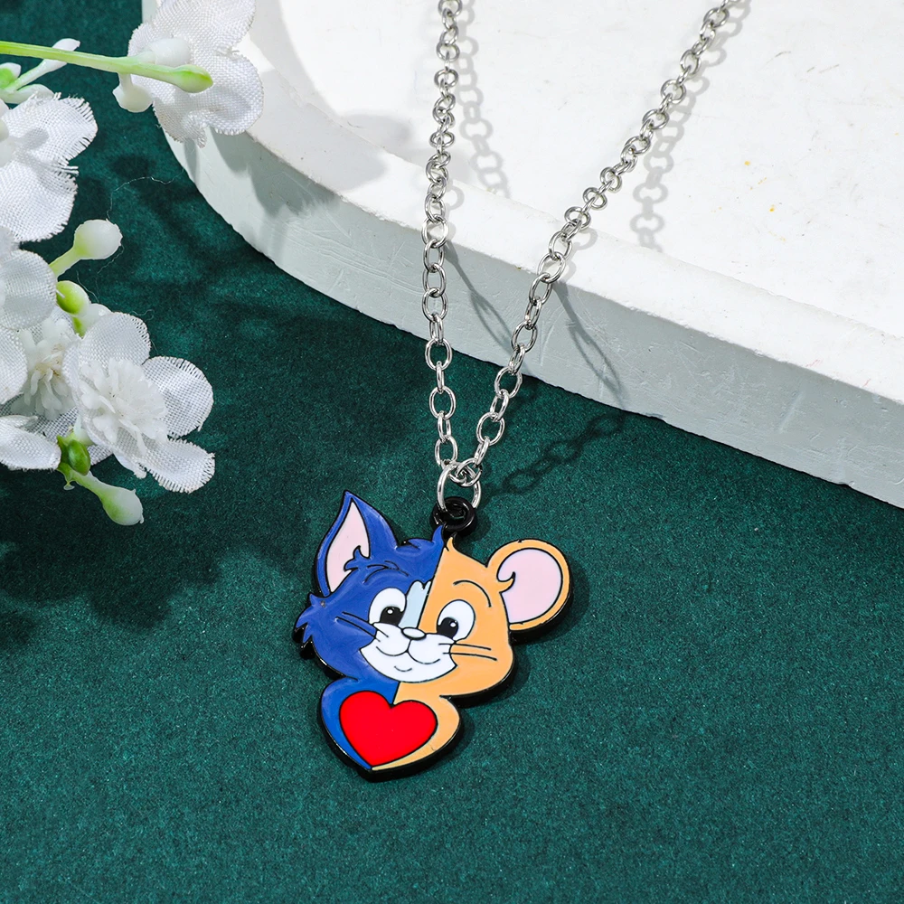 

Cute Cartoon Cat And Mouse Necklace - Fashion Heart-shaped Pendant Jewelry Accessory Gift for Friends