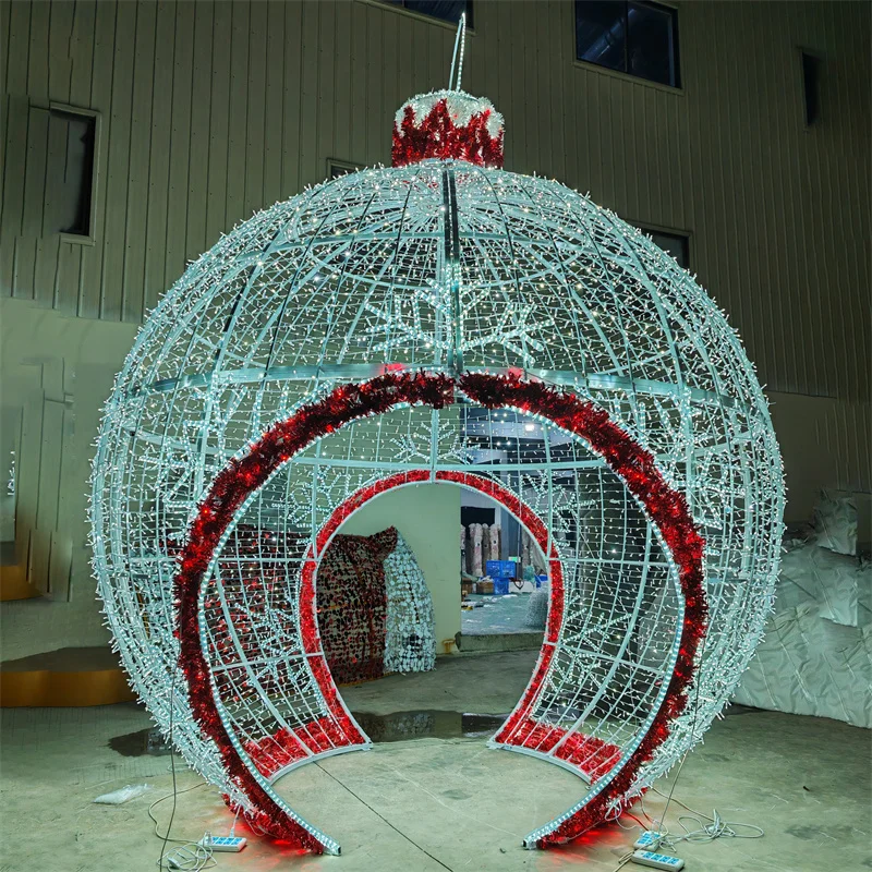 

Custom Bulk Oversized LED Outdoor Christmas Ball Ornaments Holiday Wire Frame Light Motif for Halloween