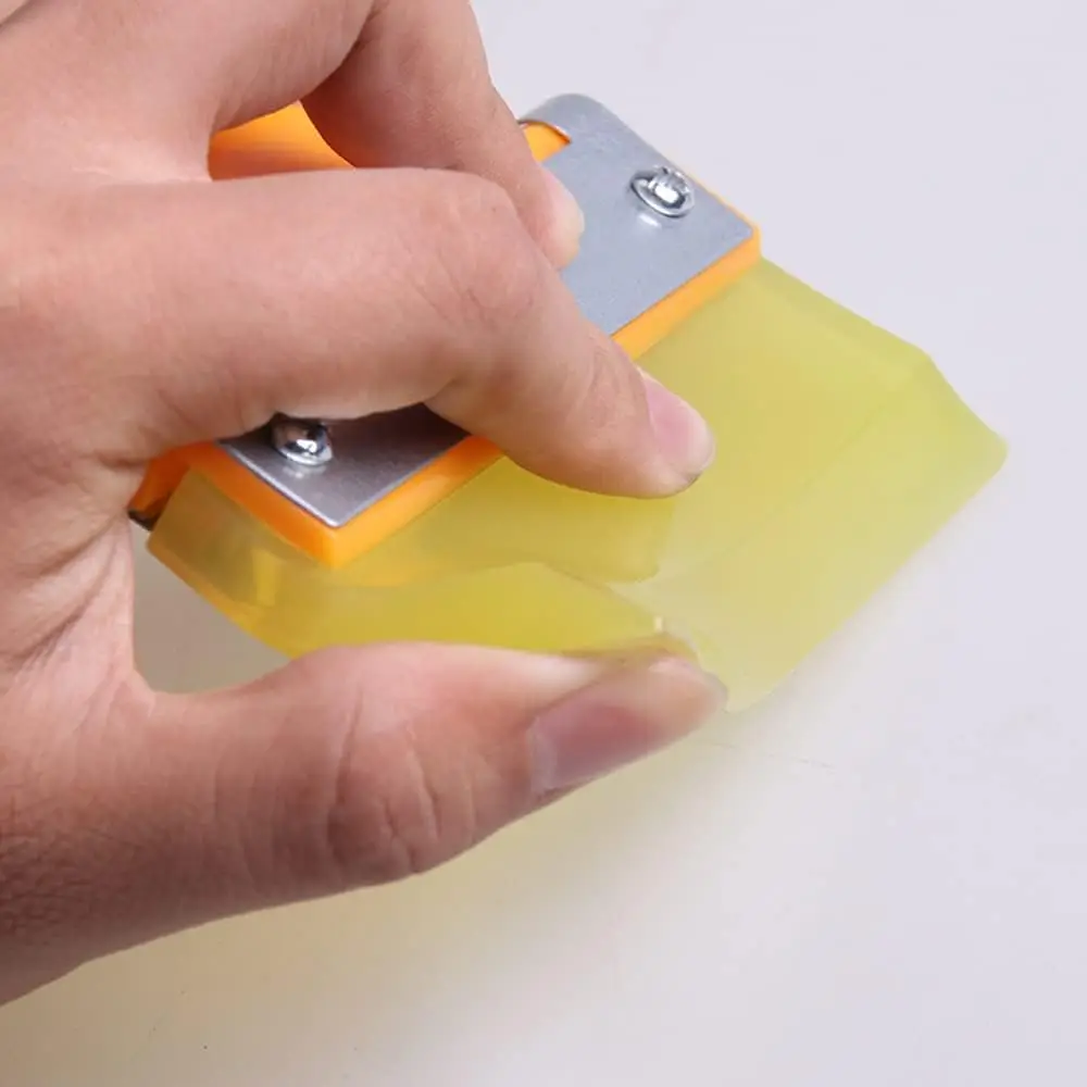 Рисунок 3 - инструмент для тонировки оконной пленки