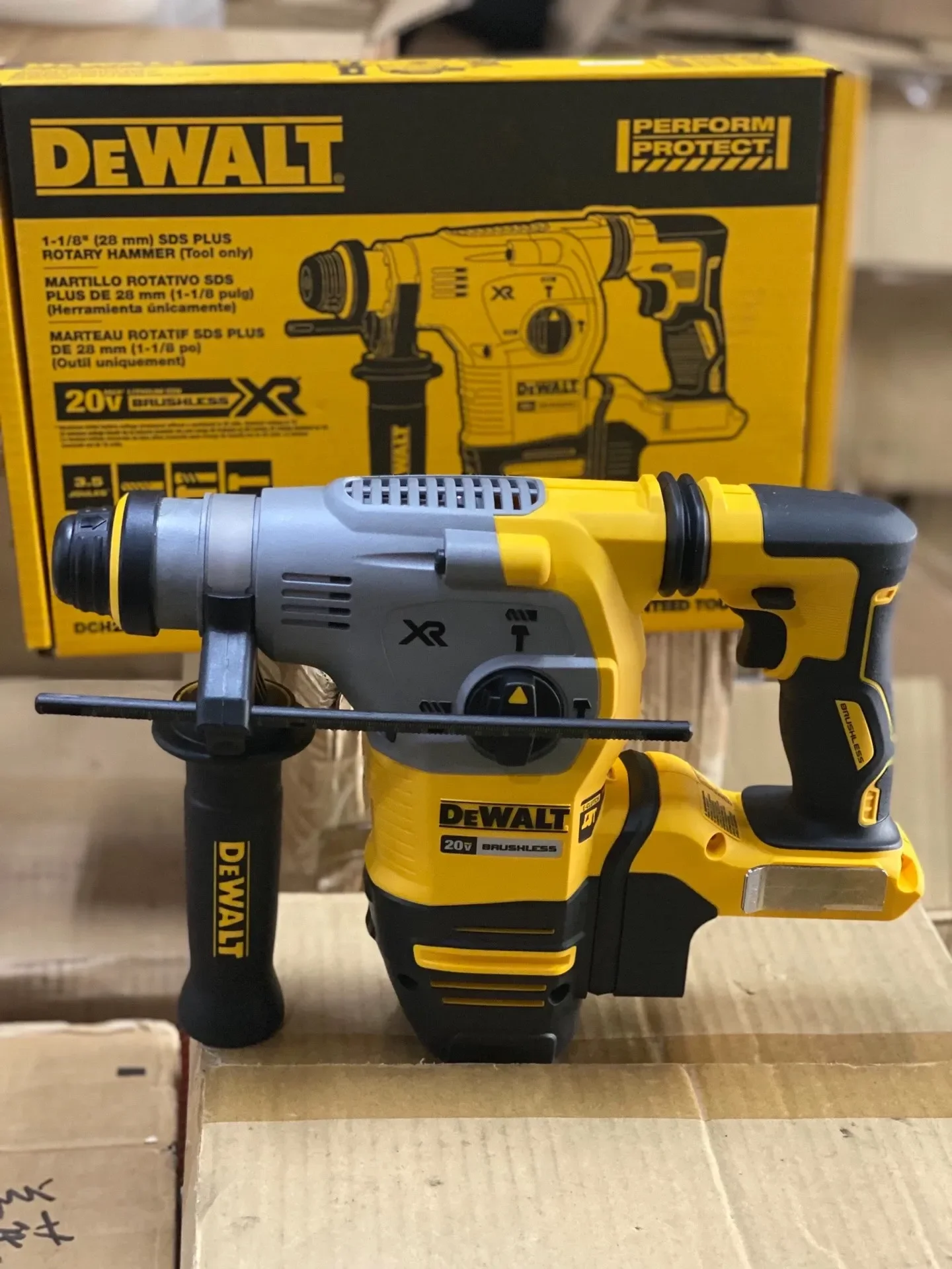 DEWALT DCH293B Brushless Rotary Hammer 20V XR Lithium Ion 1-1/8 inch SDS PLUS L-type Circuit Breaker Hammer Electric Tool DCH293