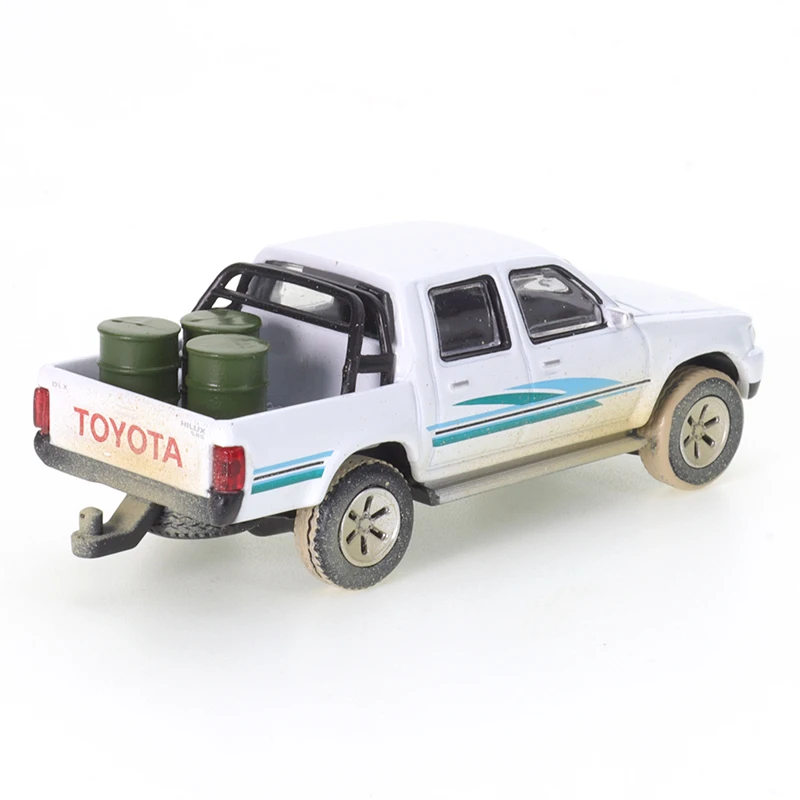 JKM 1/64 Toyota Highlander Middle East Sand and Dust Edition Alloy Car Model Pocket Car Model Decoration Diecasts Toy Vehicles