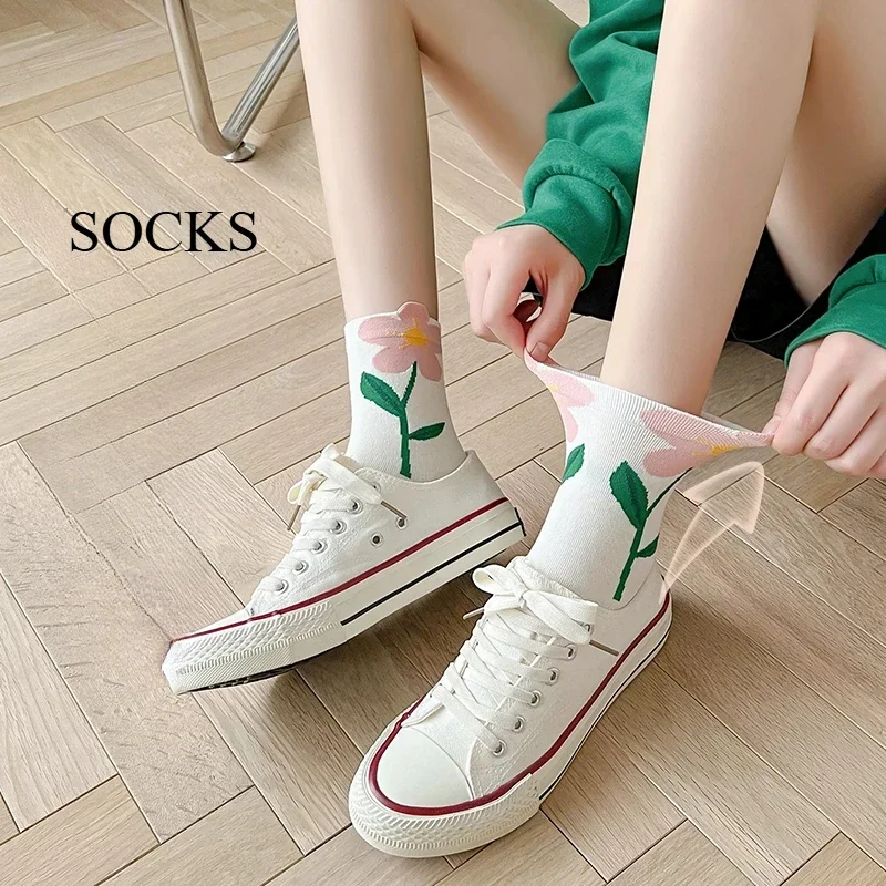 

7 Pairs of Autumn & Winter Women's Floral Ribbed Exquisite Simple Women's Socks Cute Woman Socks Pruned Leg Girly