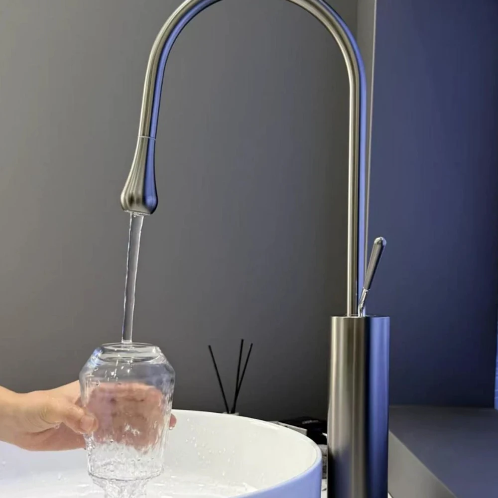 Смеситель для раковины в ванной комнате, смеситель из нержавеющей стали 304, холодная и горячая, две модели, керамический сердечник клапана с выходом воды