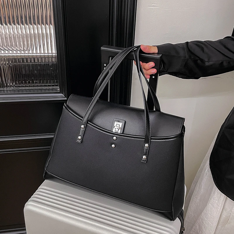 新しいアウトドアレジャーショルダーバッグ女性の有名なデザイナークロスボディショルダーハンドバッグ大容量エレガントなレディース