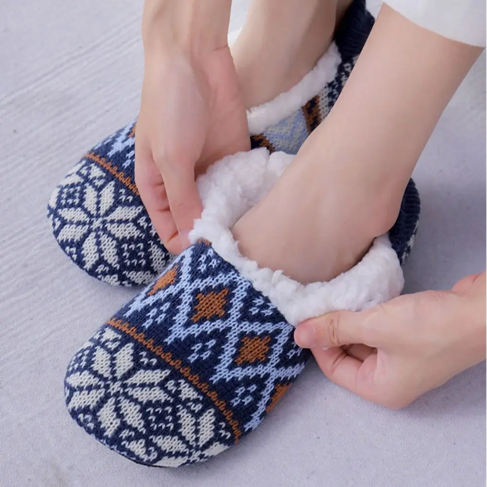 New Women House Slipper Warm Winter Home Floor Socks Soft Plush Grip Sole Flat Snowflake Shoes