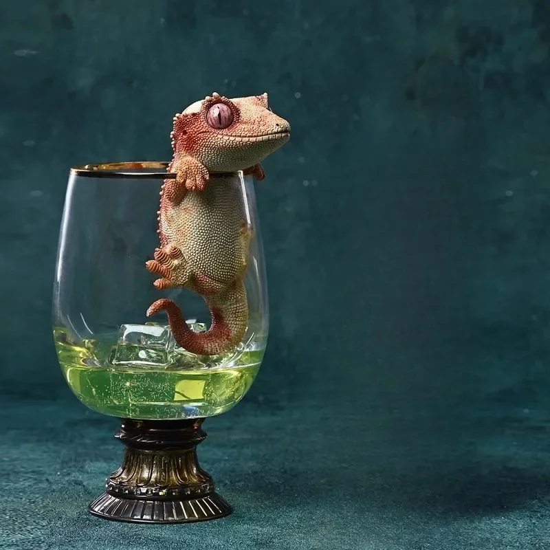 

1/6 Scale Toys Simulation Correlophus Ciliatus Resin Chameleon Gecko Animal Model for 12'' Toy Figures Scene Ornament Gift