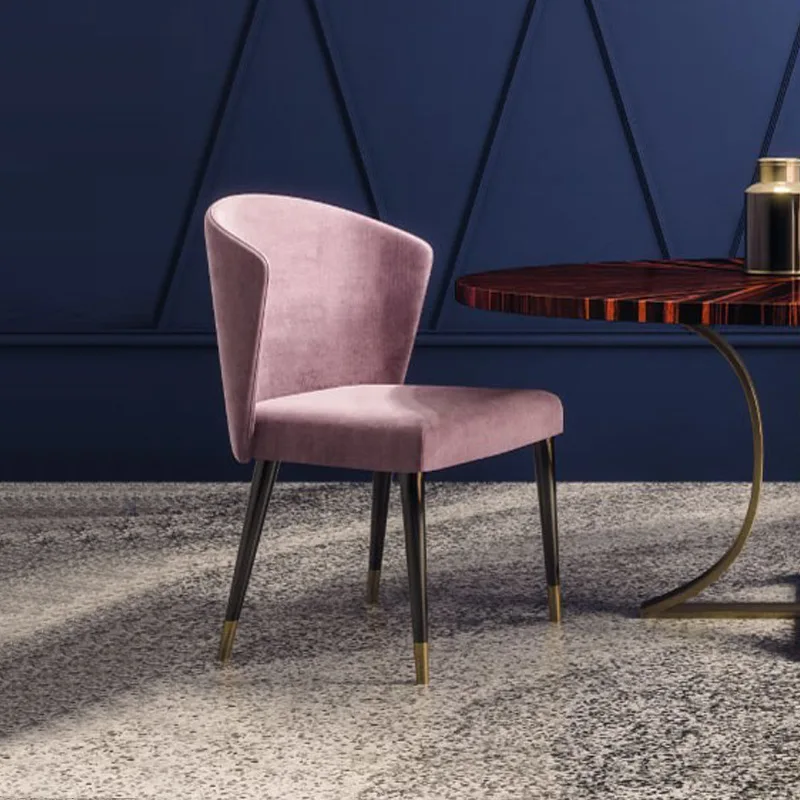 Nordischer Esszimmerstuhl aus massivem Holz, einfacher Familienstuhl mit Rückenlehne