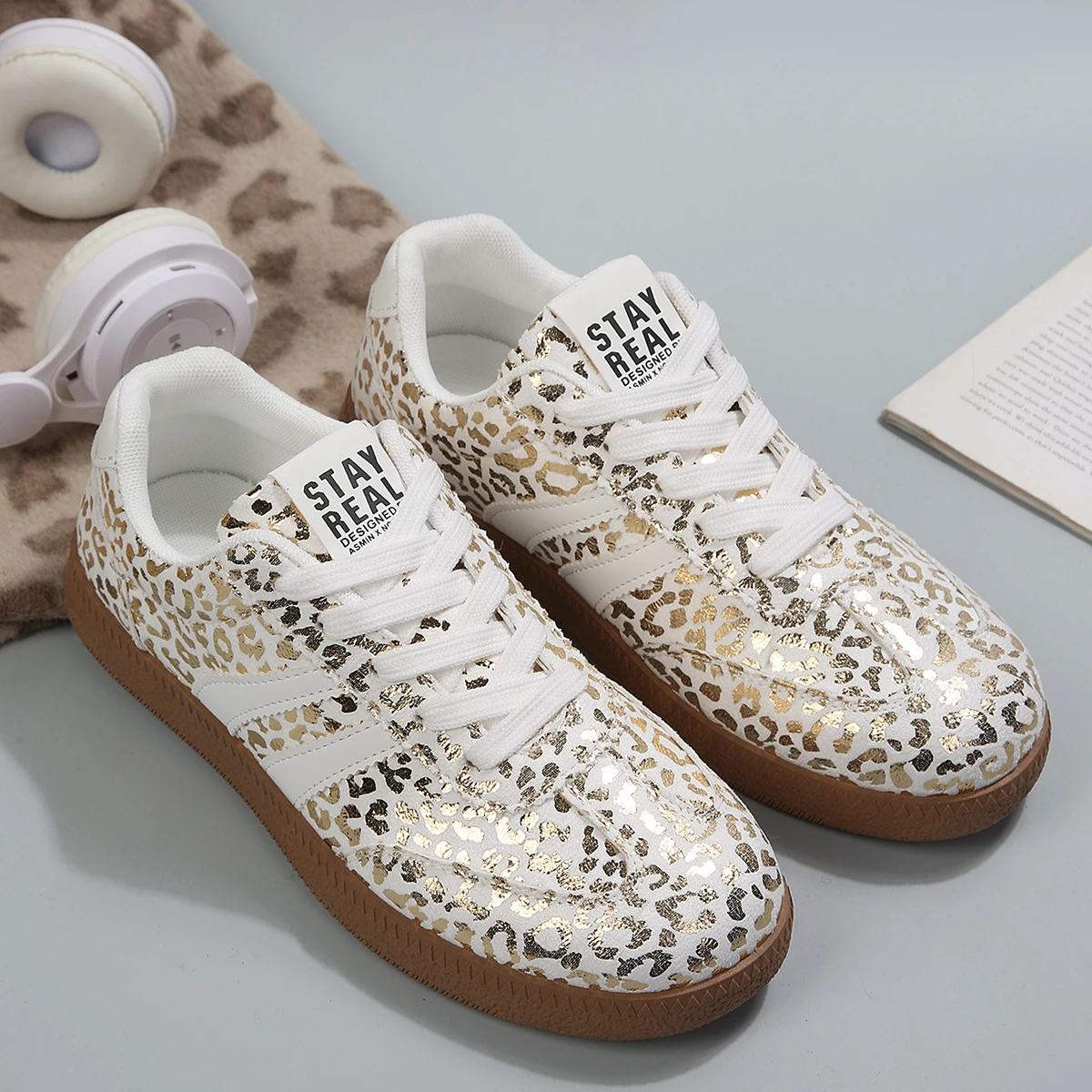 2026 Herbst Damenmode Wildleder-Sneaker mit Doppelschnallen-Metalldetails Leichte Atmungsaktive Bequeme Freizeitschuhe – Detail 12