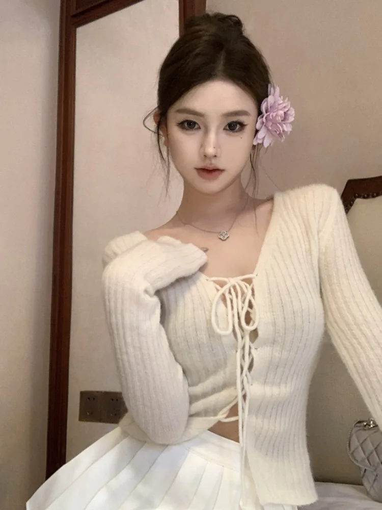 

Slim Fit Long Sleeve V-Neck Knitwear Women's Fashion Design Belted Short Style Inner Wear Trendy Girl Top Autumn Citywalk