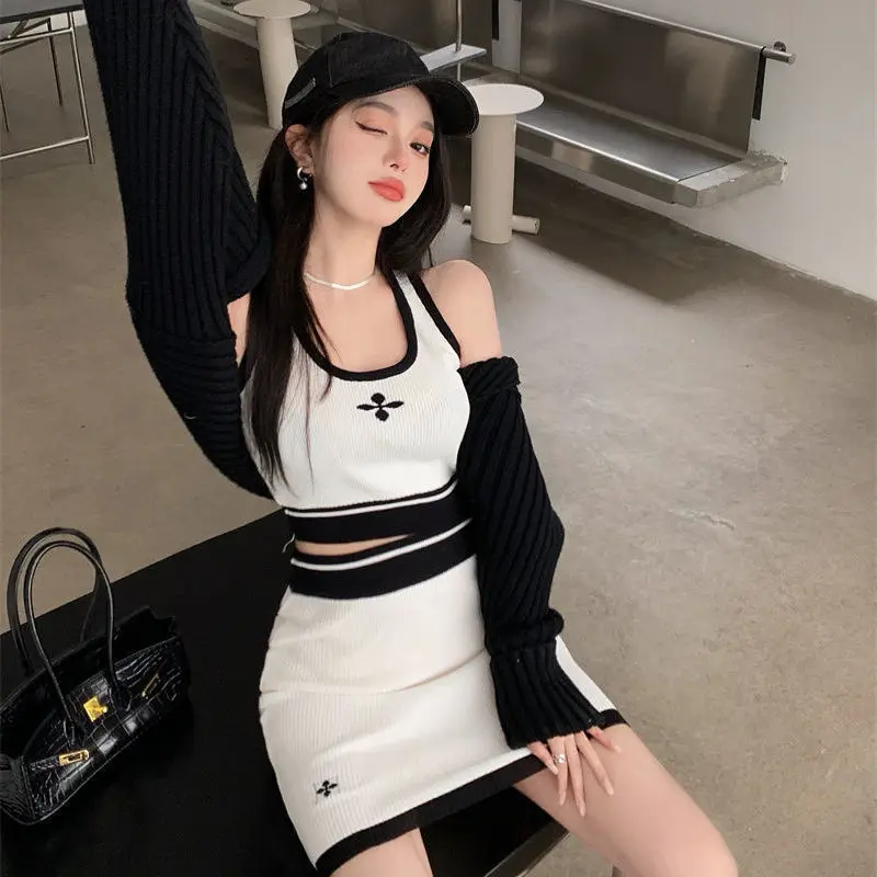 Summer New Pure Desire Wind Cross Suspender Small Vest Top High Waist Showing Thin Knitted Bag Hip Skirt Suit