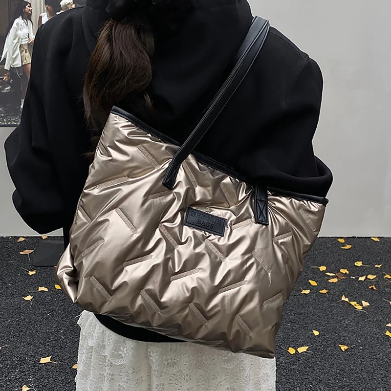 

Fashion Golden Women's Bag Trend Large Capacity Ladies Daily Commute Tote Bags French Style Retro Silver Luxury Bolsas Femininas