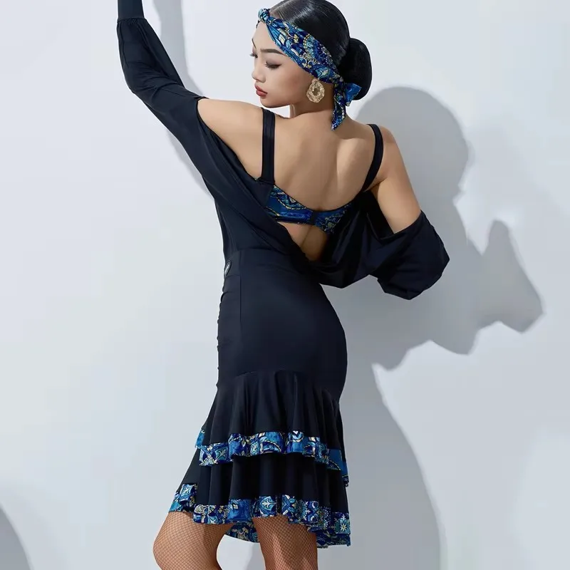 Costumi di performance di danza latina di fascia alta per le donne Scavato Top Gonne divise Vestito Samba Chacha Vestito da palcoscenico latino DN19284