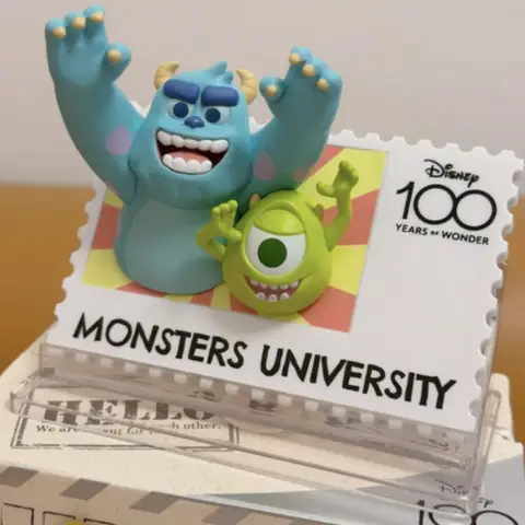 Disney 100 år vintage stämpelserie Musse Pigg Stitch Dumbo Nalle Puh Buzz Lightyear Monster Inc Sullivan Actionfigurer Leksaker 10 best sales Disney 100 år - №3